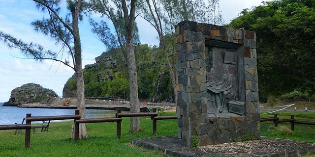 Matthew flinders memorial 1803  (2)